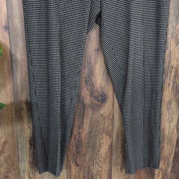 Talbots Hampshire Black and White Patterned Trousers 16       P195 - Picture 4 of 10